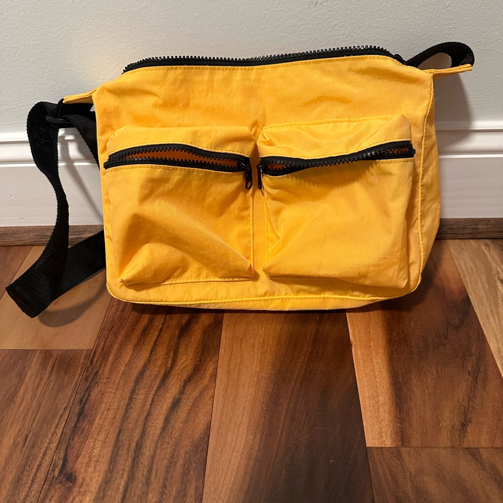 BAGGU Medium Cargo Crossbody Bag – Mango